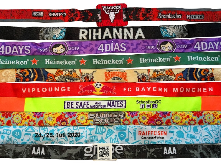 Bracelets de festival personnalisés avec logos, inscriptions, noms de sponsors et différentes couleurs